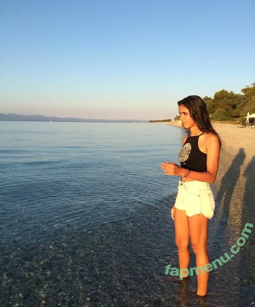 Sophia Koumouris nude photo #0002 (sophiakoumouris)