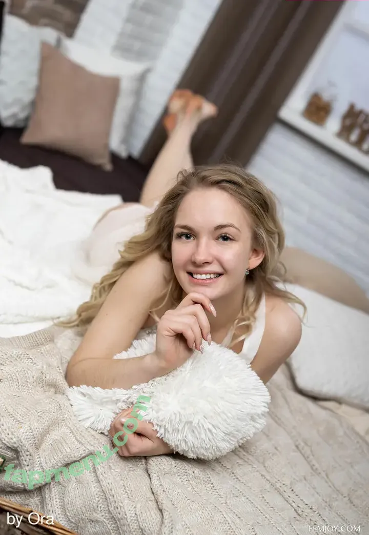 Sophie Blond nude photo #0013 (Sophie Blond)