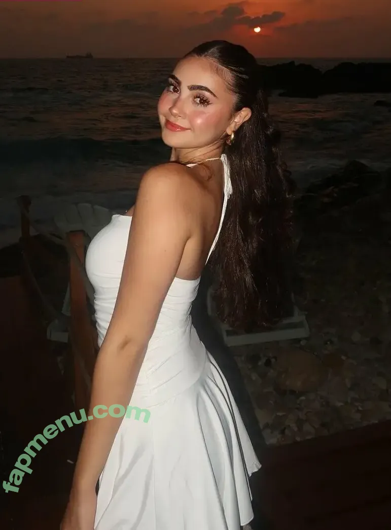 Sophie Hesri nude photo #0002 (Sophie Hesri)