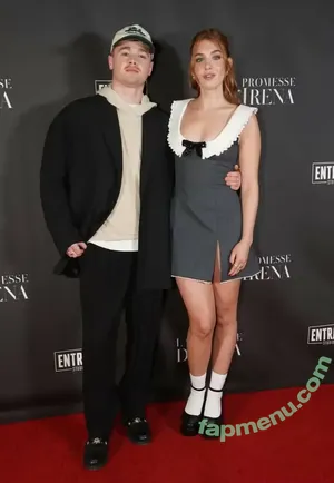 Sophie Nelisse / sophie__nelisse nude photo #0148