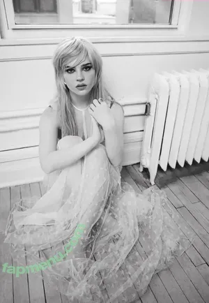Sophie Thatcher / soapy.t / sophie_thatcher nude photo #0620