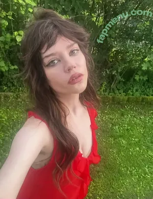 Sophie Thatcher / soapy.t / sophie_thatcher nude photo #0824