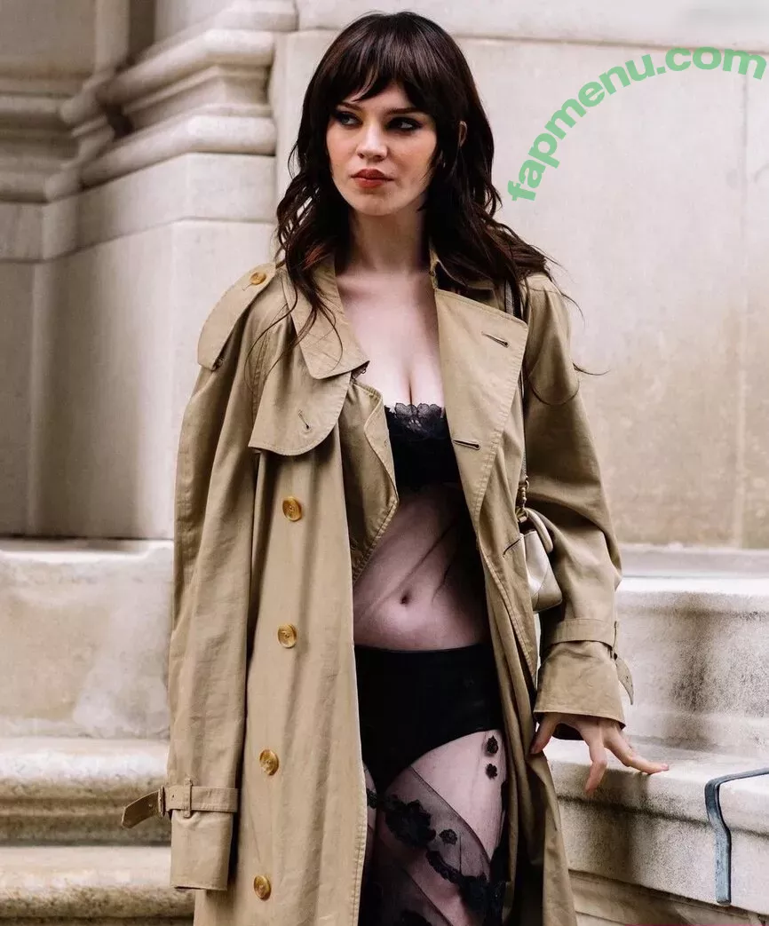 Sophie Thatcher nude photo #0150 (soapy.t / sophie_thatcher)