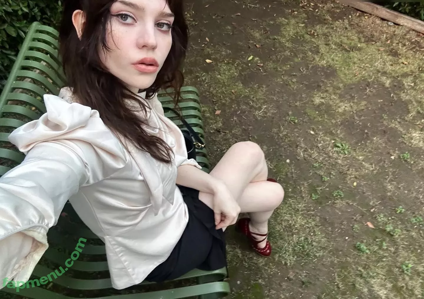 Sophie Thatcher nude photo #0151 (soapy.t / sophie_thatcher)