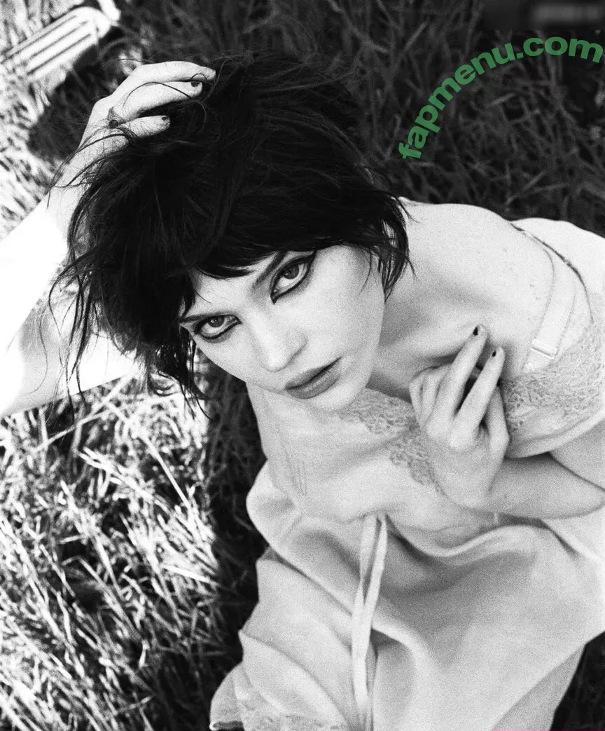Sophie Thatcher nude photo #0174 (soapy.t / sophie_thatcher)