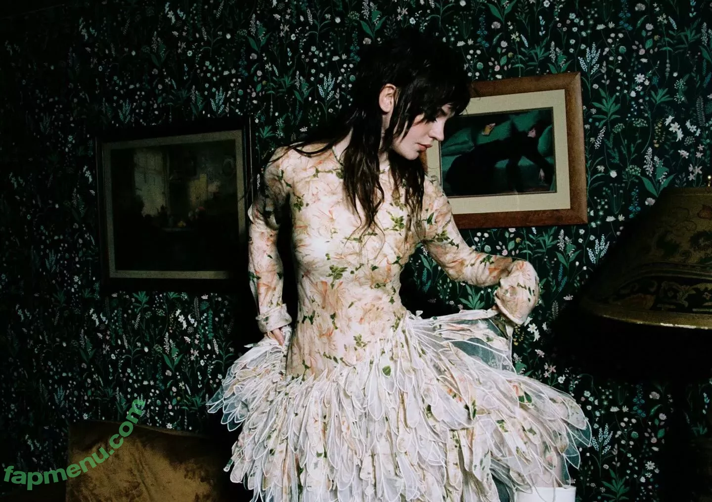 Sophie Thatcher nude photo #0177 (soapy.t / sophie_thatcher)