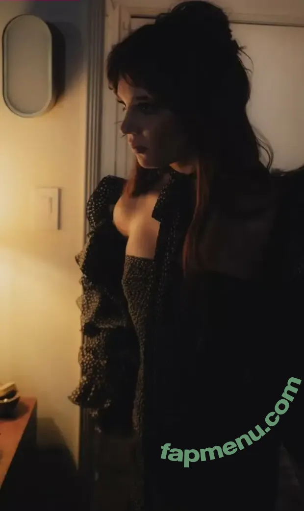 Sophie Thatcher nude photo #0622 (soapy.t / sophie_thatcher)