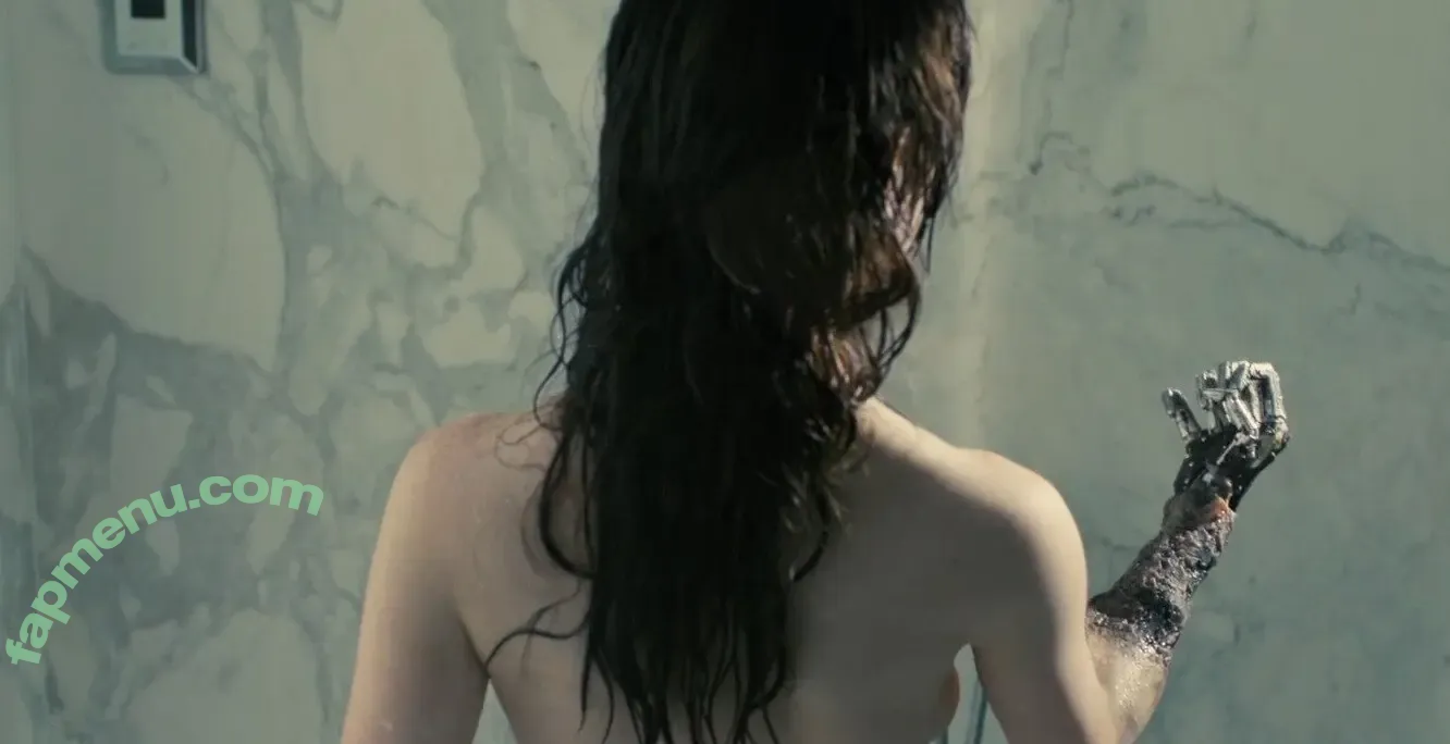 Sophie Thatcher nude photo #0654 (soapy.t / sophie_thatcher)