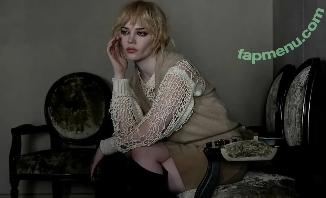 Sophie Thatcher nude photo #0806 (soapy.t / sophie_thatcher)