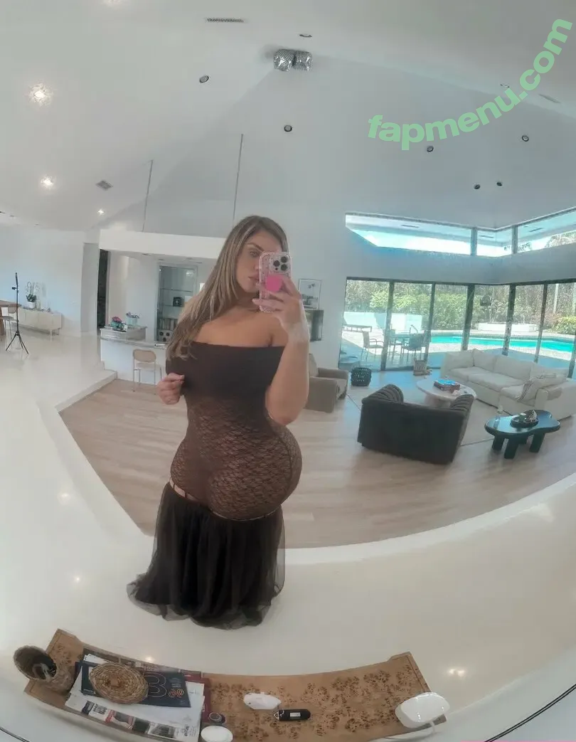 sophiethebodyvip nude photo #0002 (sophiesselfies224)