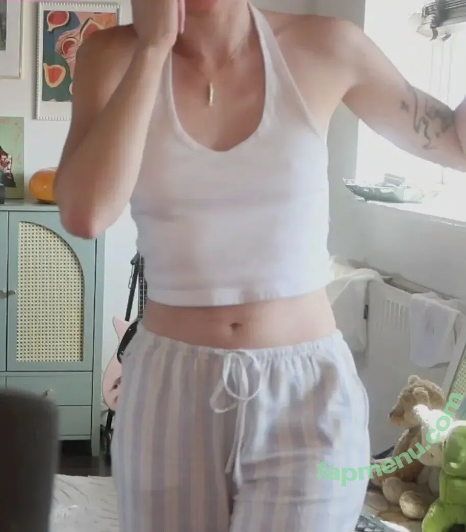 Soupforeloise nude photo #0080 (help)