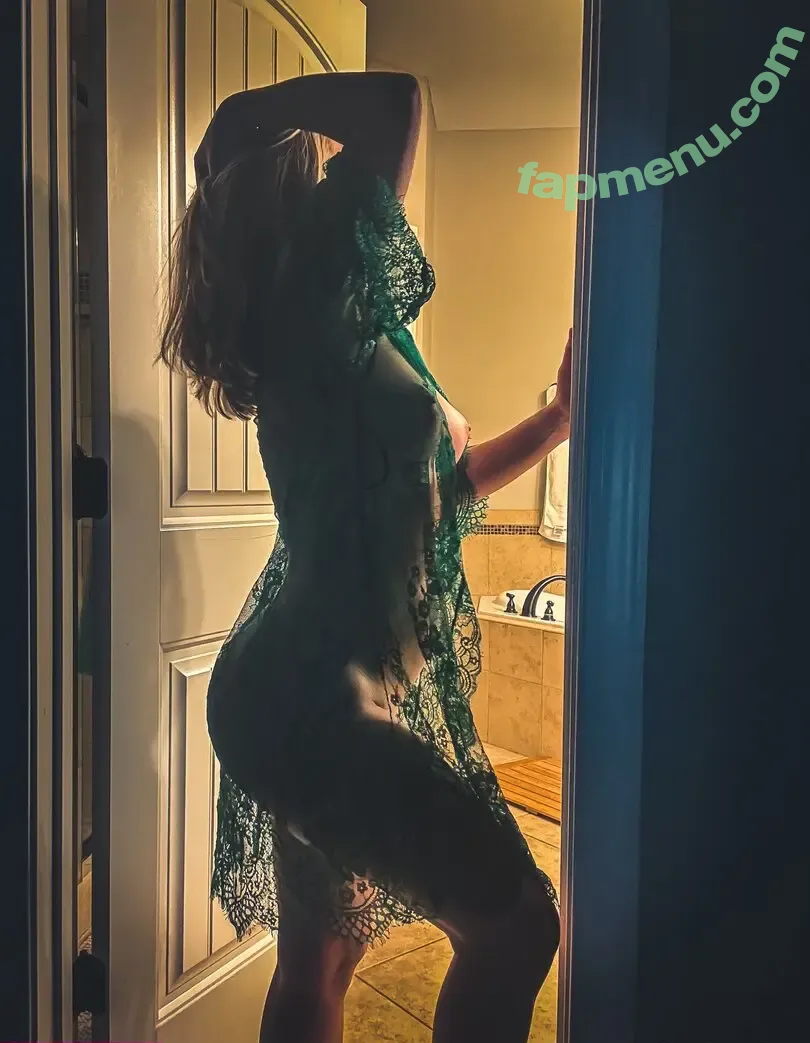 Southern31Charm nude photo #0002 (southerncharm91 / southrncharm)