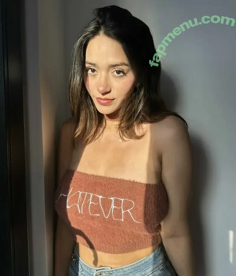 Soylaura nude photo #0006 (Soylaura)