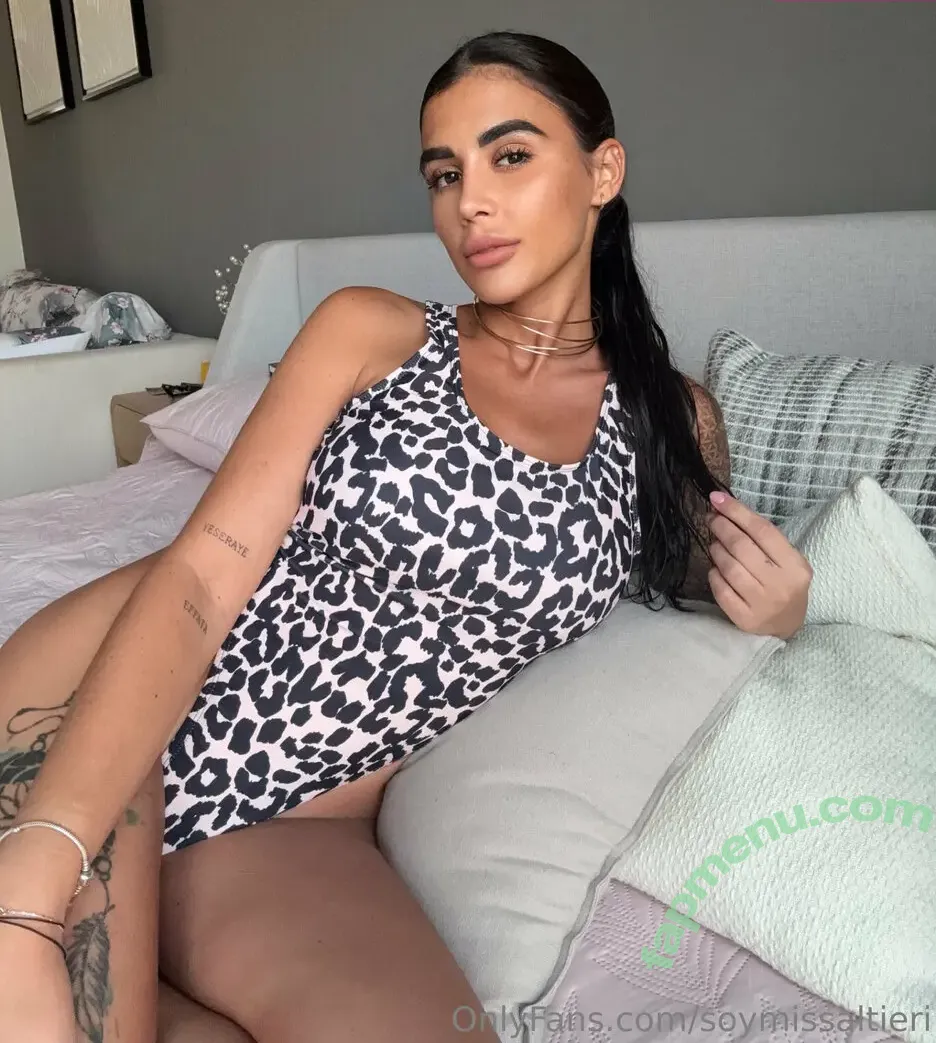 soymissaltieri nude photo #0001 (soymeryjim)