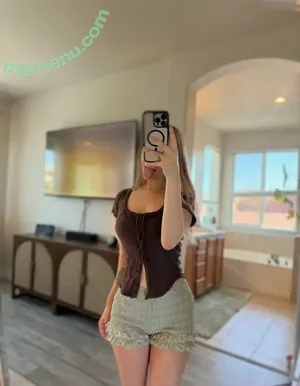 spicyariafree / spicyyariia nude photo #0008