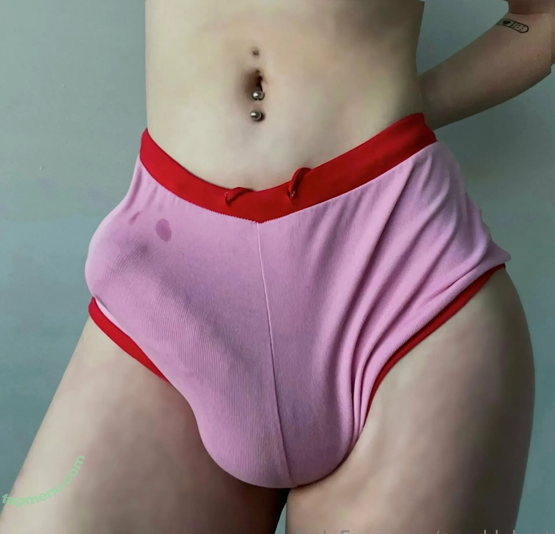 Spxrklybrat nude photo #0236 (Spxrklybrat)