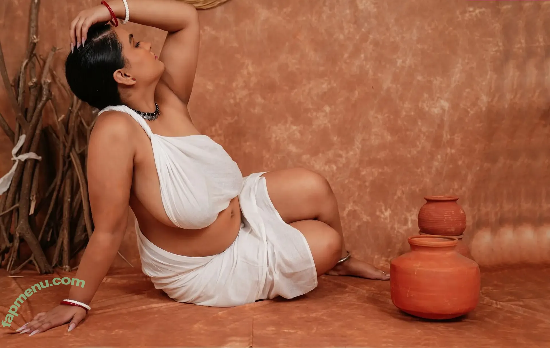 Srishti Banerjee nude photo #0023 (Srishti Banerjee)