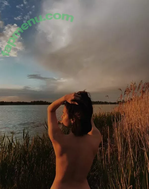 Sslavianka nude photo #0002 (vividvivka)