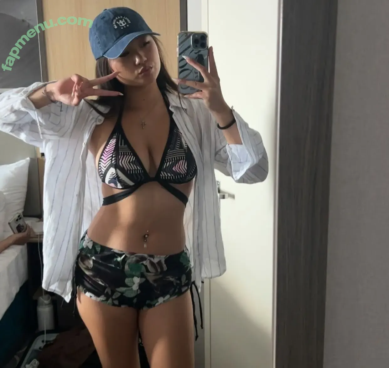 Ssophiali nude photo #0041 (Ssophiali)