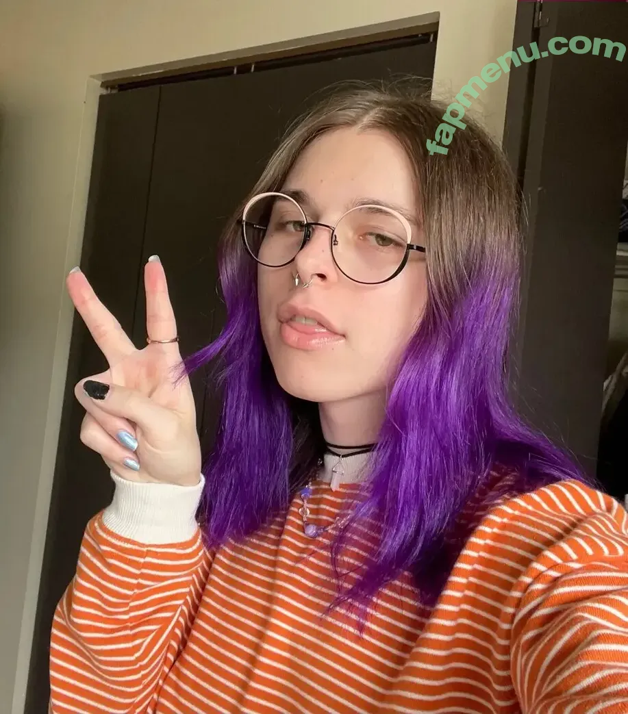 Sssmalltea nude photo #0004 (Sssmalltea)