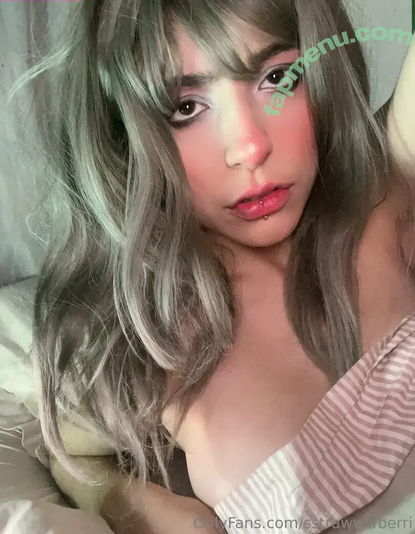 sstrawwwberri nude photo #0011 (sstrawberrin)