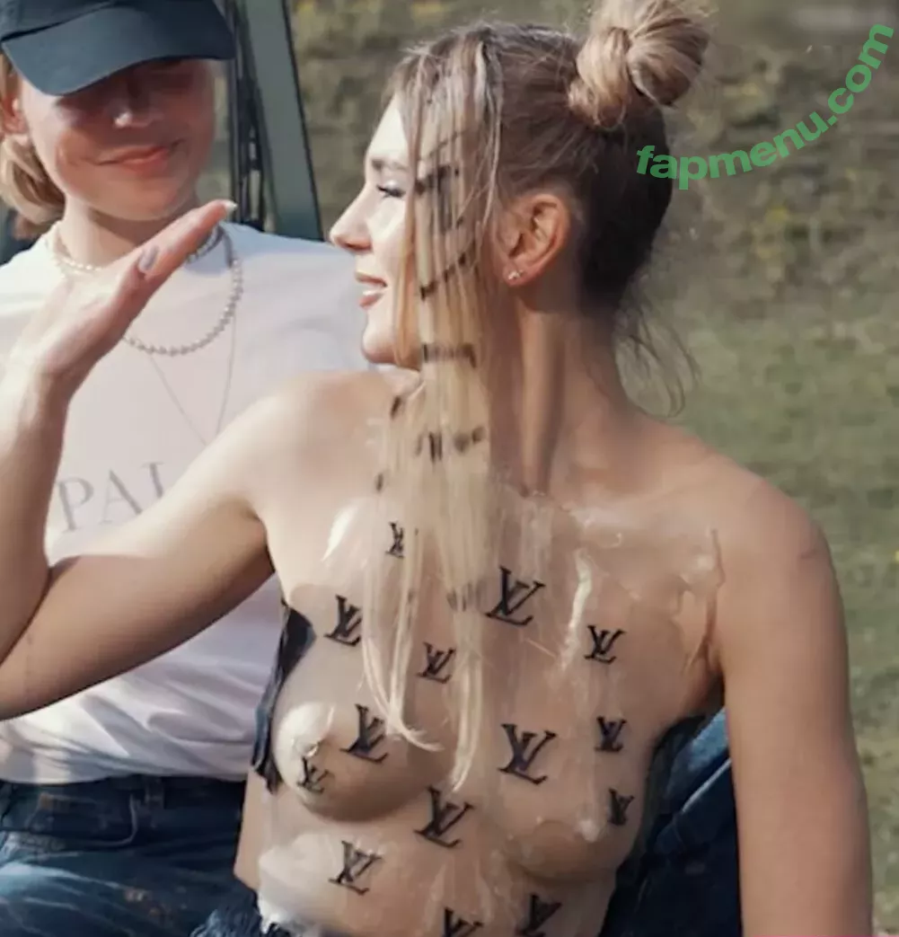 Stefanie Giesinger nude photo #0148 (stefaniegiesinger / steffigiesinger)