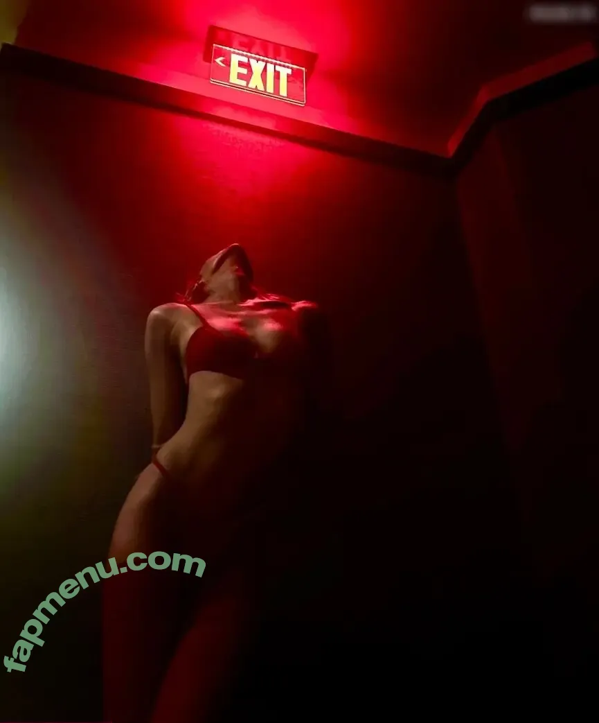 Stella Maxwell nude photo #1862 (stellamaxwell)