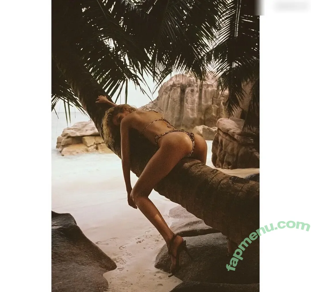 Stella Maxwell nude photo #1947 (stellamaxwell)