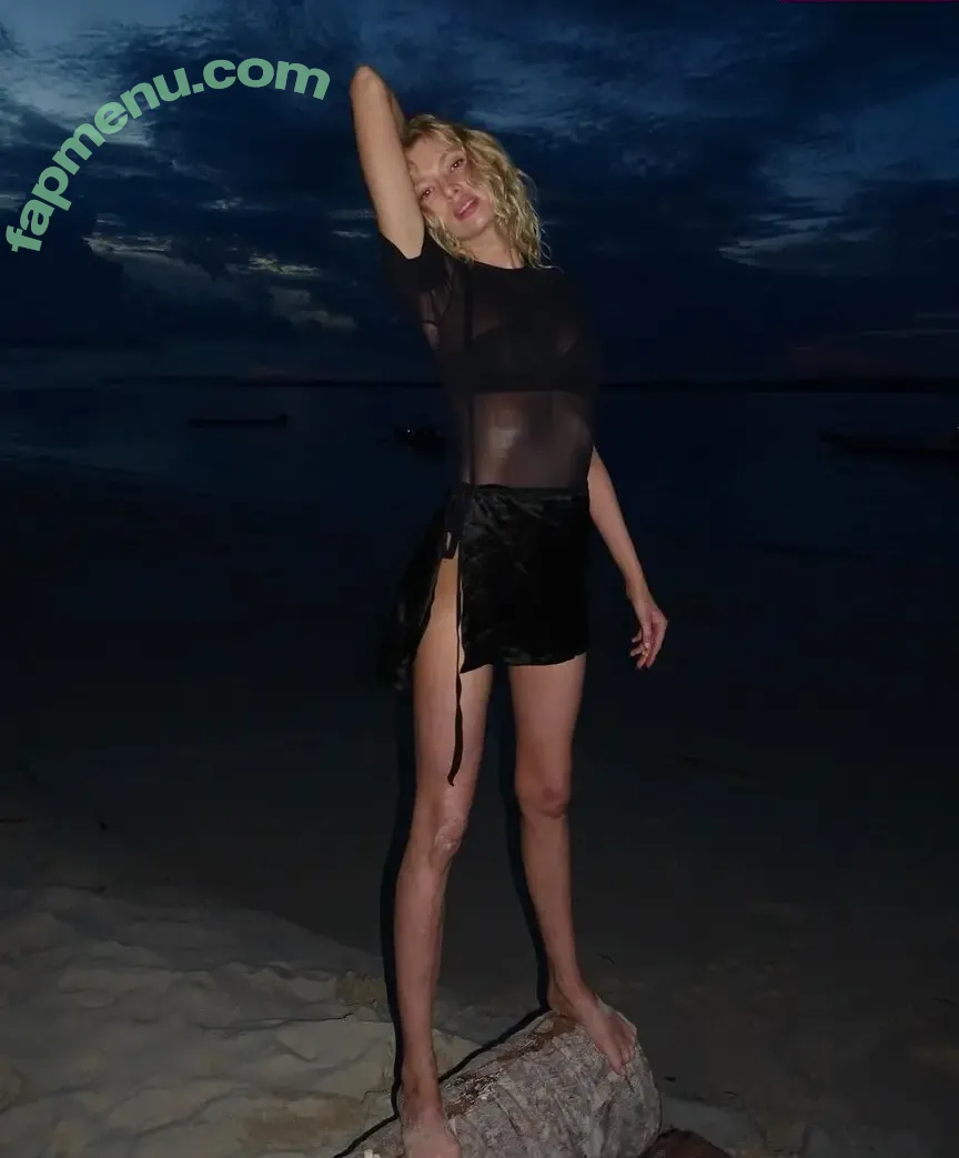 Stella Maxwell nude photo #1949 (stellamaxwell)