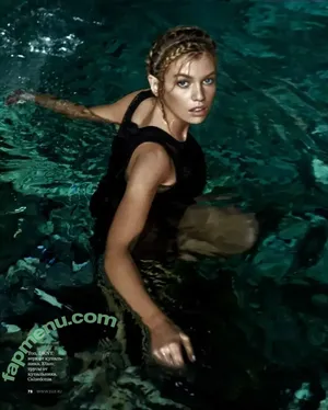 Stella Maxwell / stellamaxwell nude photo #2153