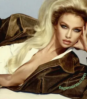 Stella Maxwell / stellamaxwell nude photo #2164