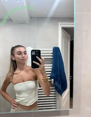  nude photo #0001