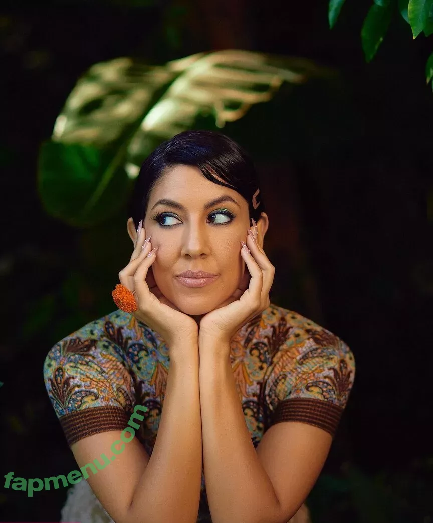 Stephanie Beatriz nude photo #0047 (Rosa Diaz / bellasramos / iamstephbeatz / stephaniebeatriz)
