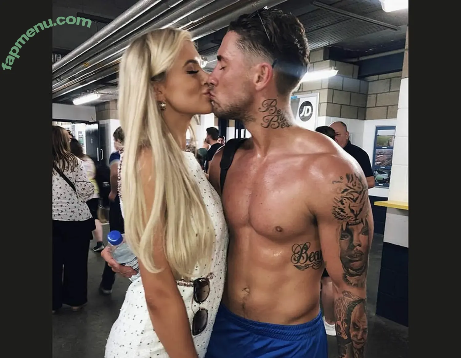 Stephen Bear nude photo #0002 (Stephen Bear)