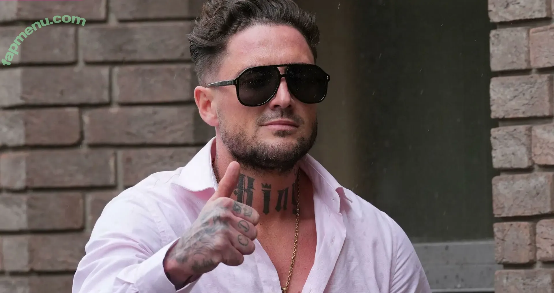 Stephen Bear nude photo #0010 (Stephen Bear)