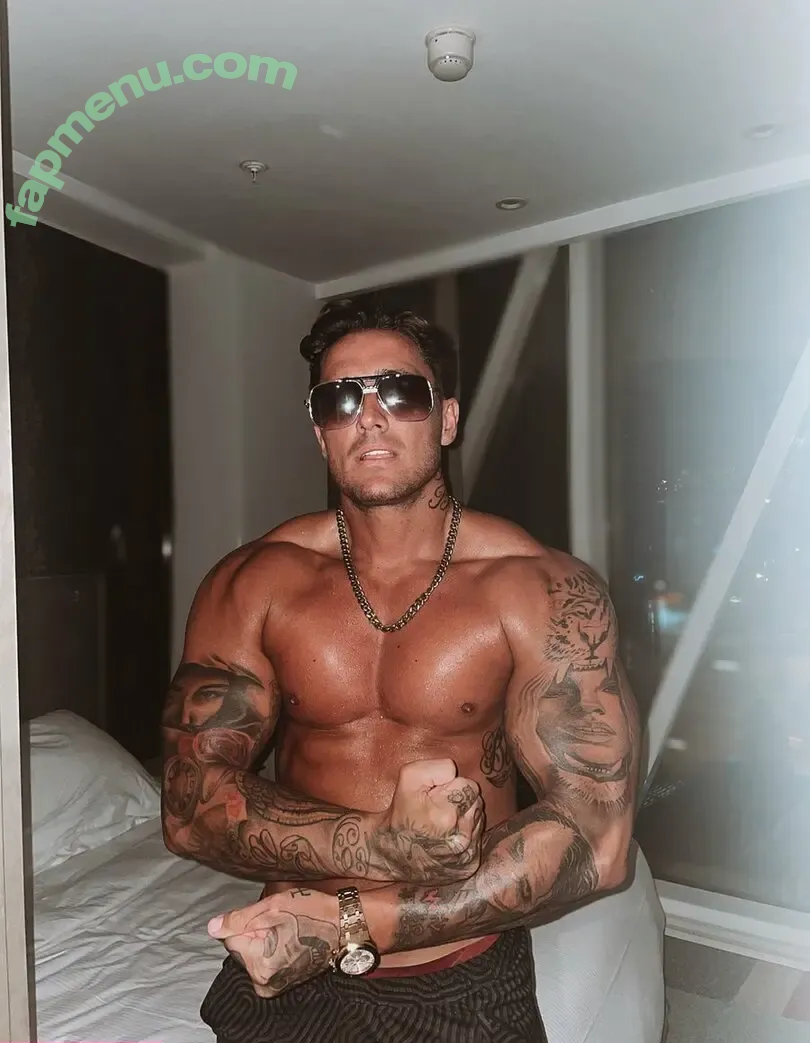 Stephen Bear nude photo #0011 (Stephen Bear)