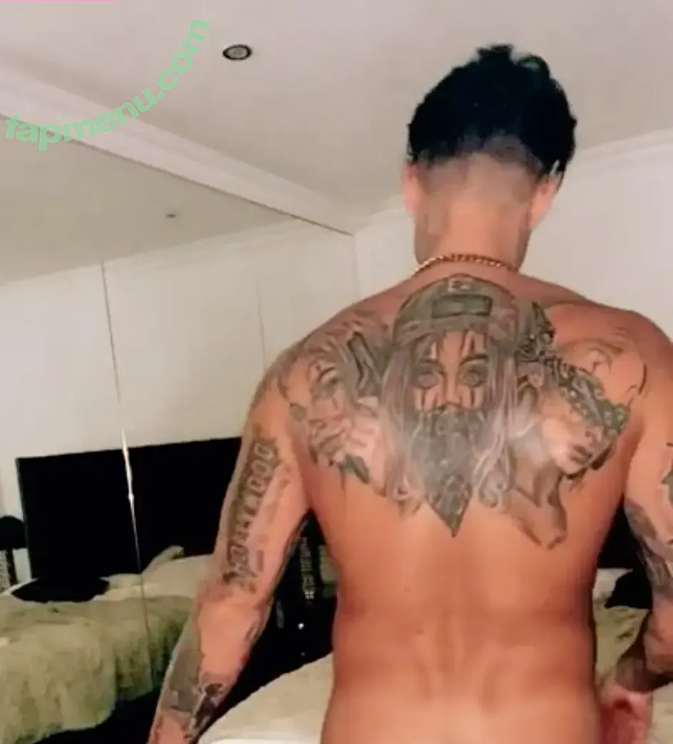 Stephen Bear nude photo #0016 (Stephen Bear)