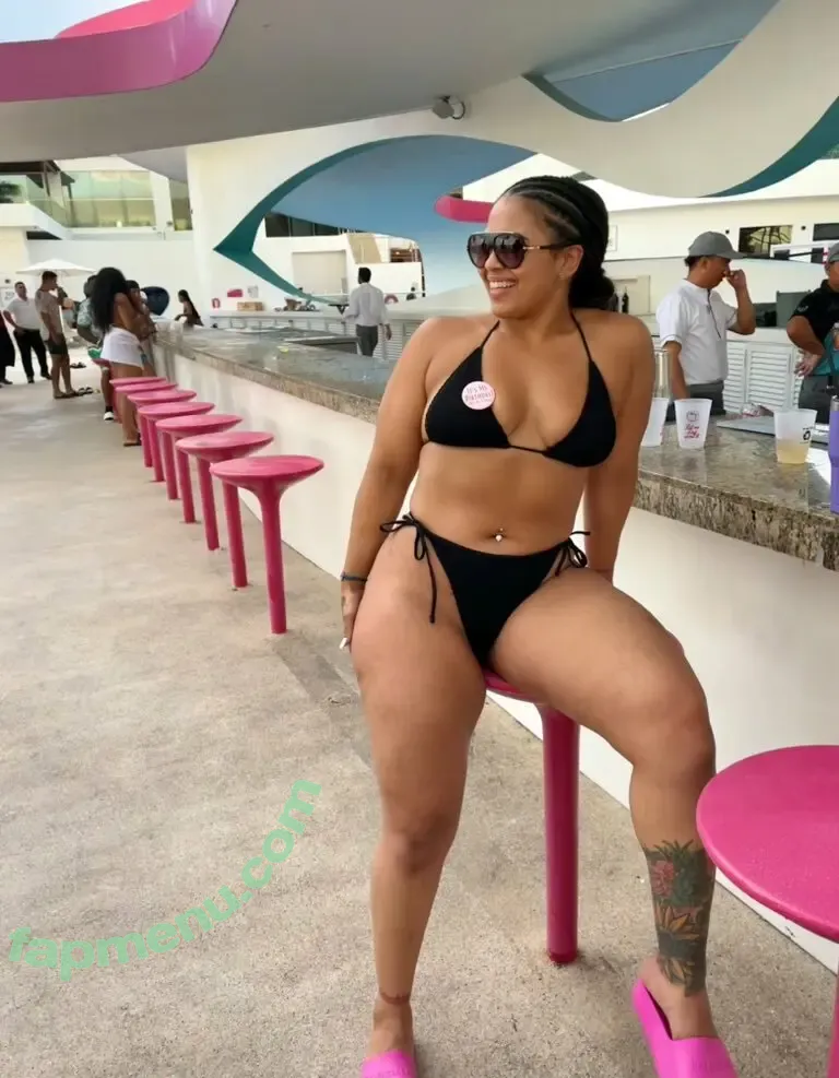 Stephs Blessedd nude photo #0005 (Stephs Blessedd)