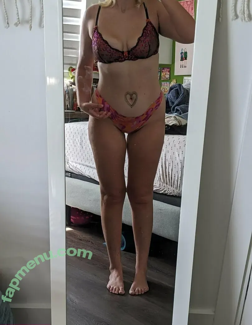stingingvelvet nude photo #0010 (stingingvelvet)
