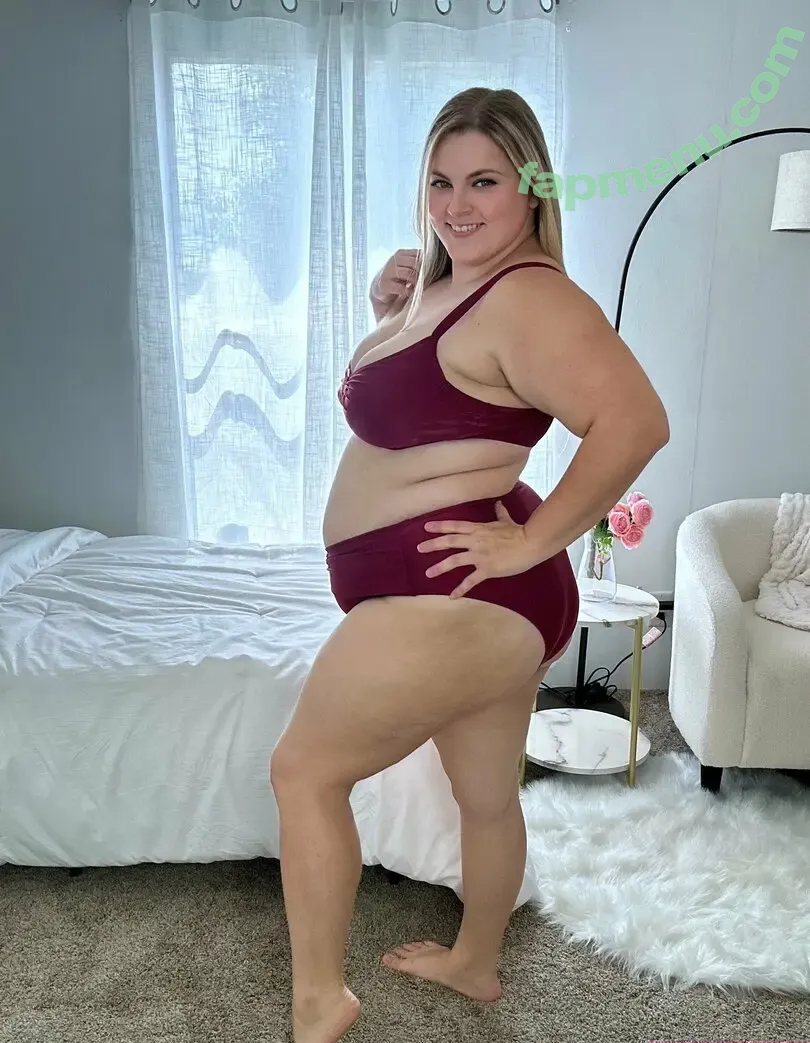 strawberrybreetv nude photo #0041 (strawberrisweetv)