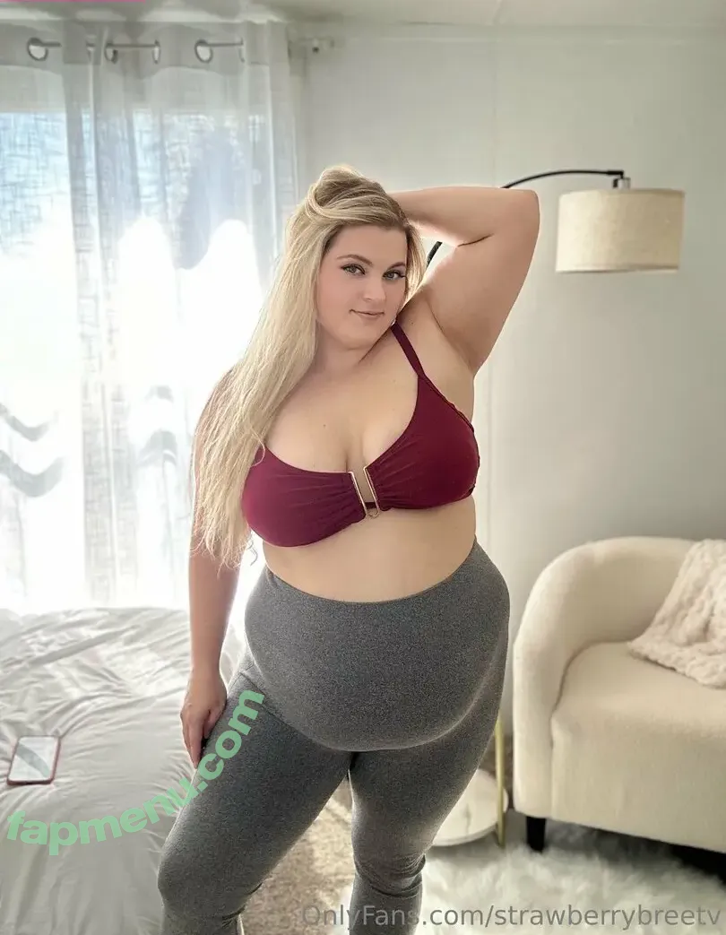 strawberrybreetv nude photo #0042 (strawberrisweetv)