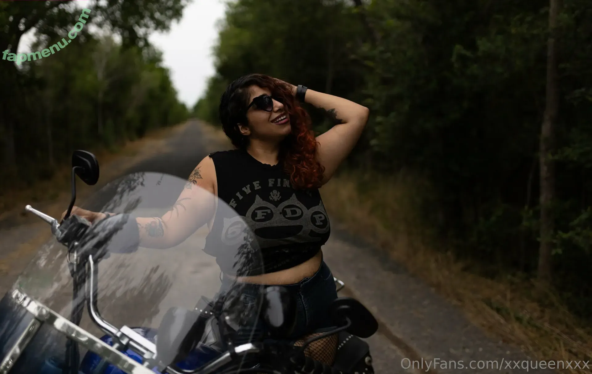 SuccubusQueen nude photo #0002 (ScreamQueen / screamqueeenxx / xxqueenxxx)