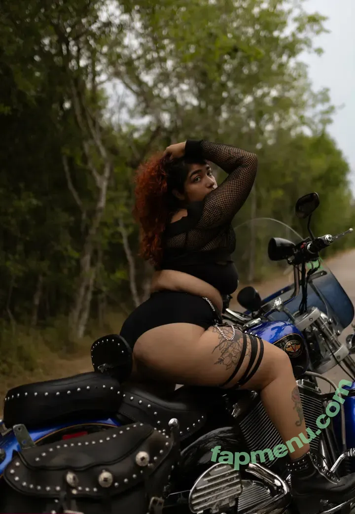 SuccubusQueen nude photo #0012 (ScreamQueen / screamqueeenxx / xxqueenxxx)