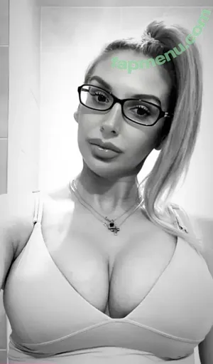 Suemcco11 nude photo #0001