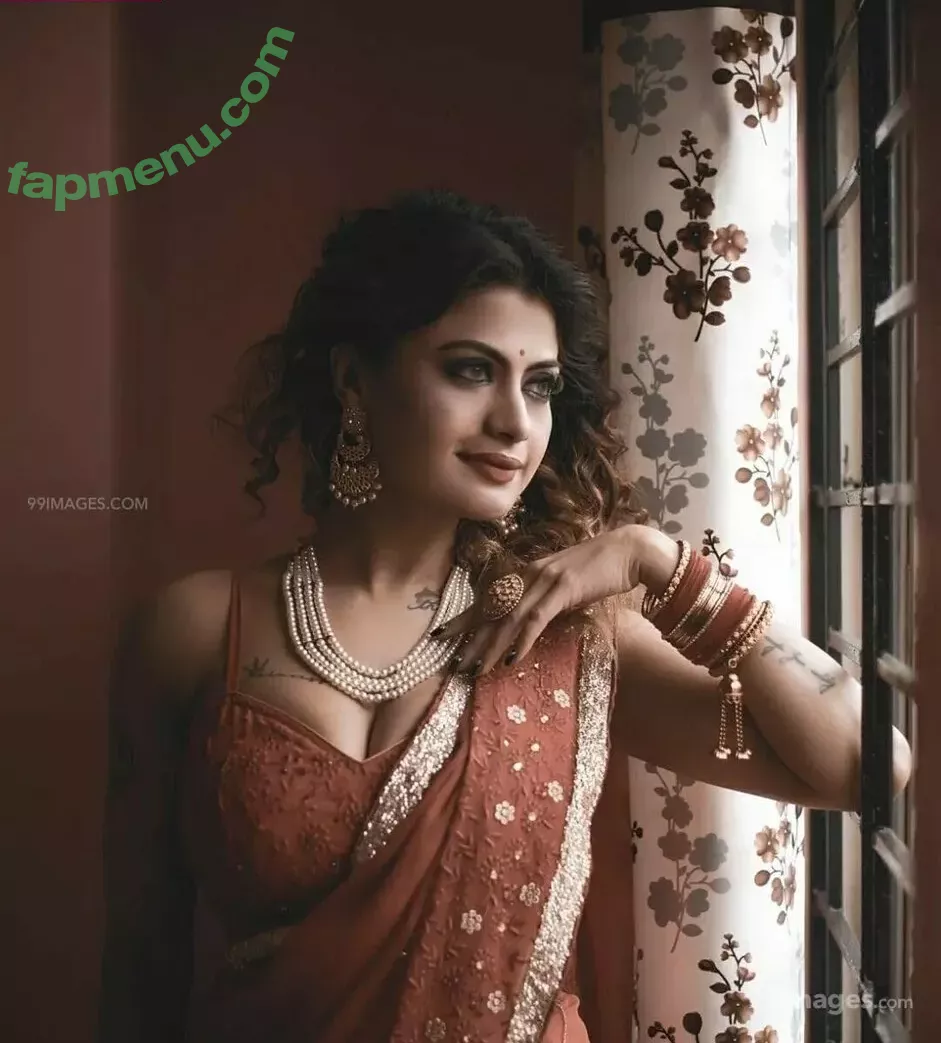 Suhaani Laskar nude photo #0307 (suhaanilaskar)