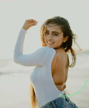 Suhana Khan / __suhuuu__ nude photo #0885