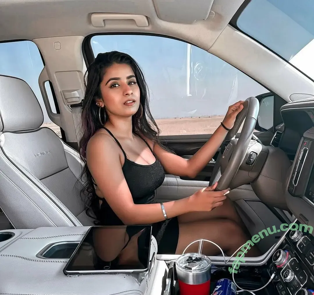 Suhana Khan nude photo #0881 (__suhuuu__)