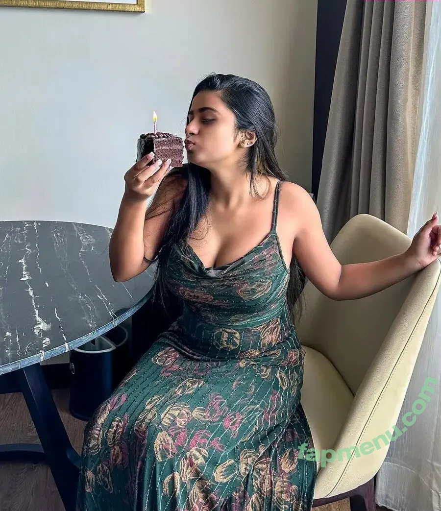 Suhana Khan nude photo #0886 (__suhuuu__)