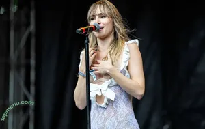 Suki Waterhouse / sukiwaterhouse nude photo #0600