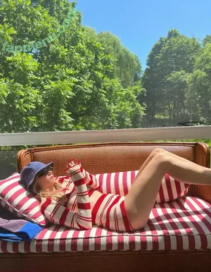 Suki Waterhouse / sukiwaterhouse nude photo #0698